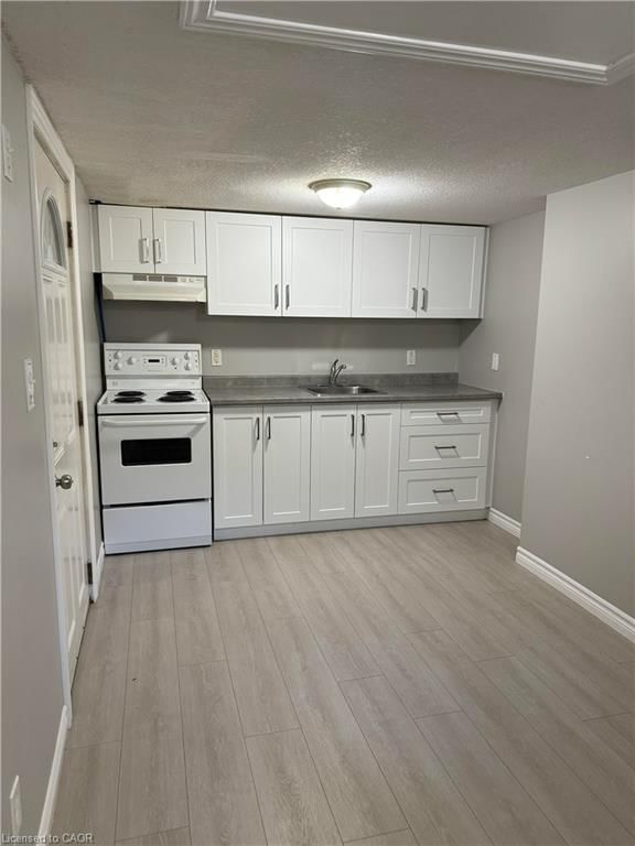 77 Cedar Street S photo 2