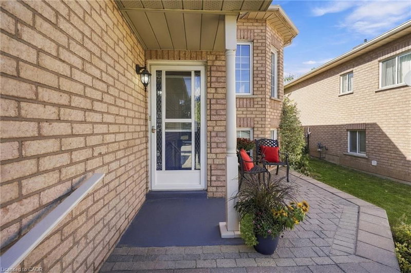 15 Dalrymple Drive