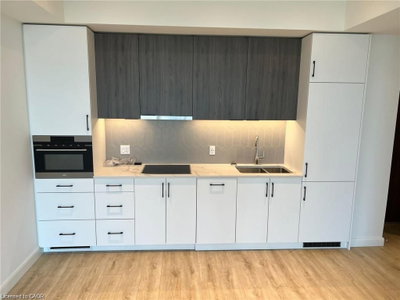 807 - 741 King Street W