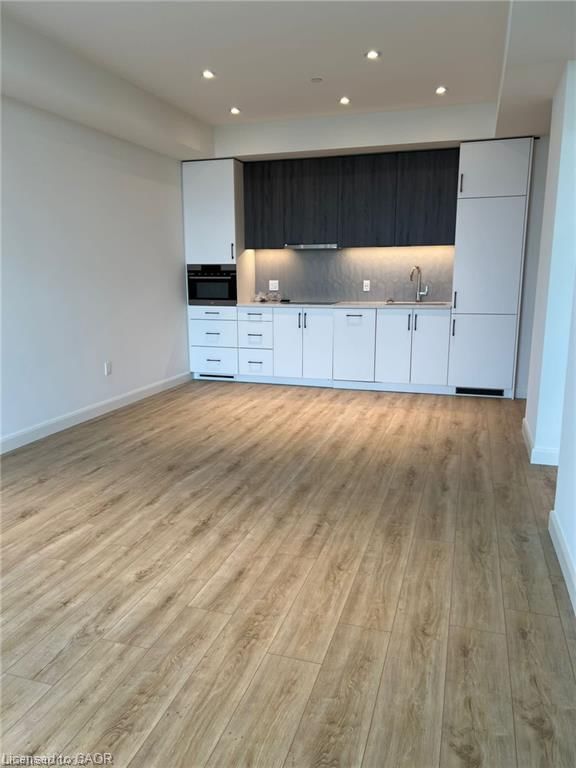 807 - 741 King Street W, Kitchener 2