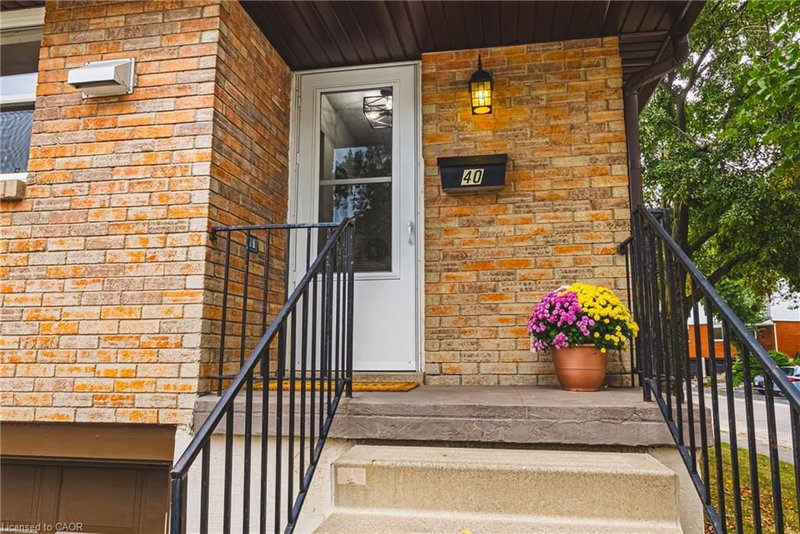 10 Angus Road photo 4