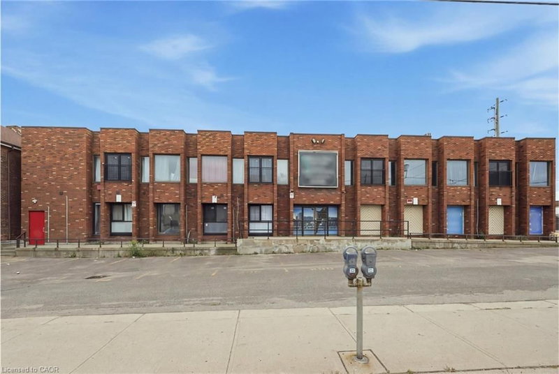 98 Barton Street E photo 2