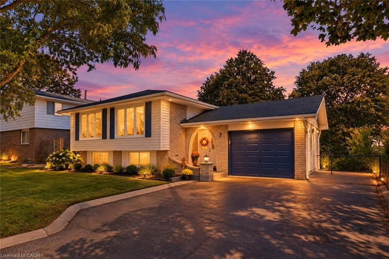 7 Hanover Place