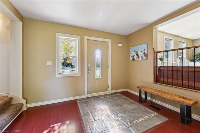 74 Selkirk Street photo 5