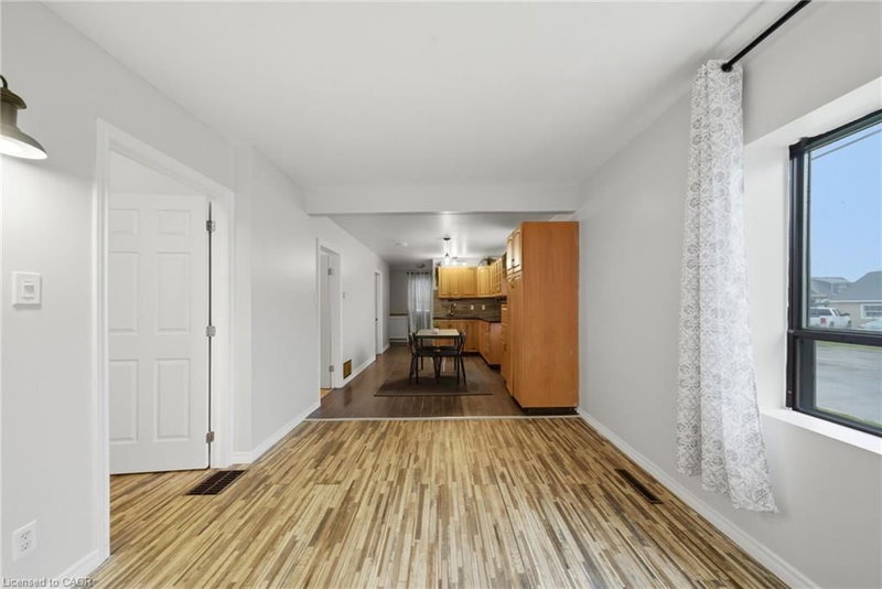 107 Broadway Street photo 5