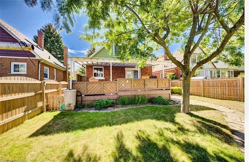 208 Arnold Street photo 4