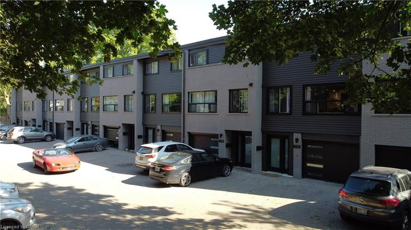 F - 71 Blucher Street