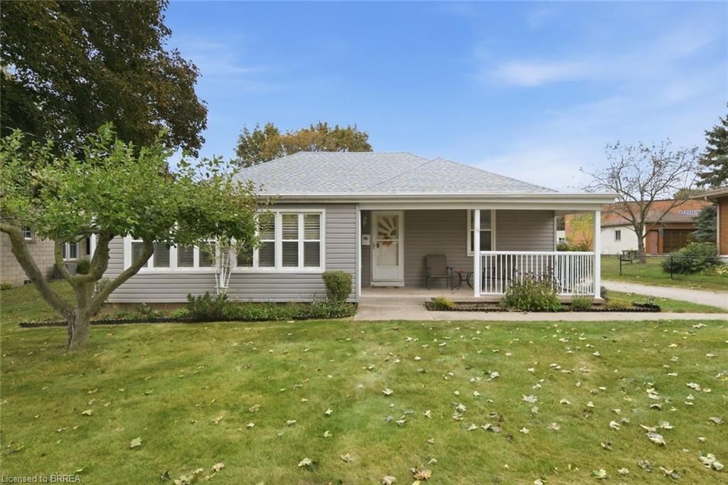 Single Family Residence for sale at 111 Silver Street, Paris, ON, N3L 1V2 - Fair Grounds - MLS: 40866854