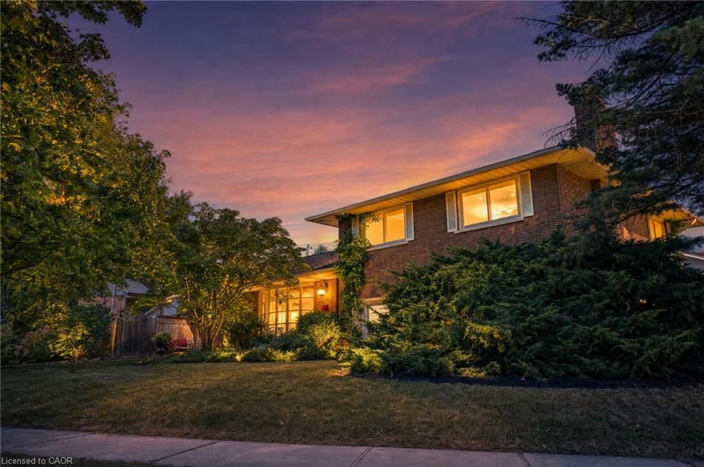 Single Family Residence for sale at 517 Rosedale Crescent, Burlington, ON, L7N 2S7 - Dynes - MLS: 40866859