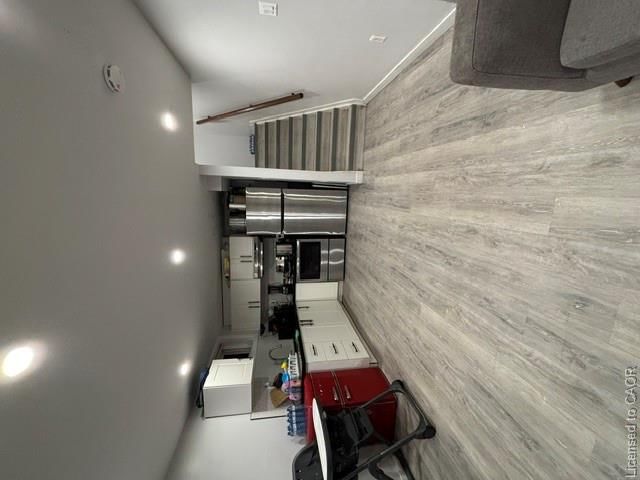 B - 129 Parkdale Avenue S, Hamilton 3