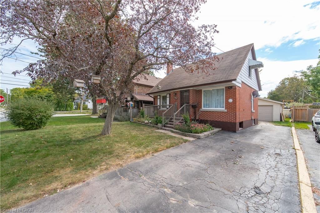 Single Family Residence for sale at 147 Glen Road, Kitchener, ON, N2M 3G3 - Forest Hill - MLS: 40866871