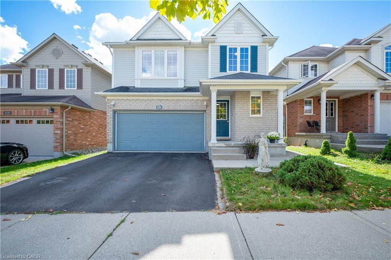 324 Beaumont Crescent photo 1