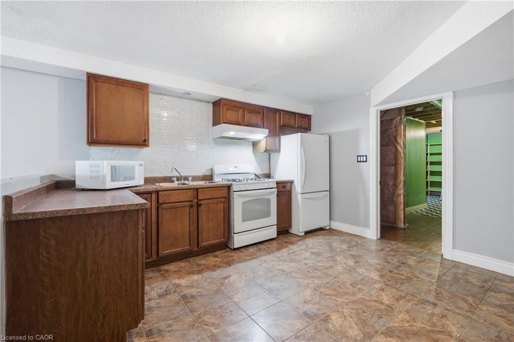 324 Beaumont Crescent, Kitchener, view 32