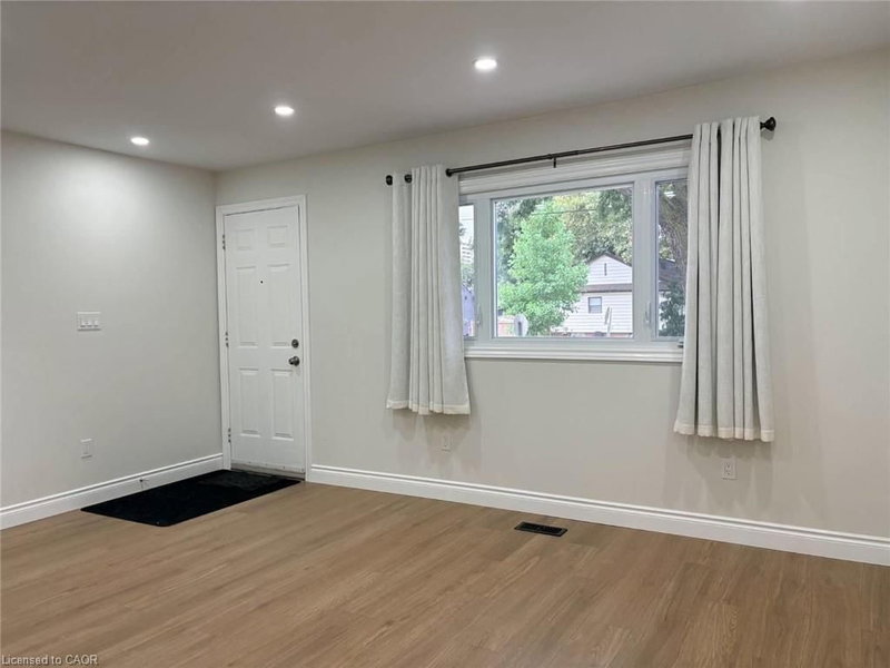27 Mahony Avenue
