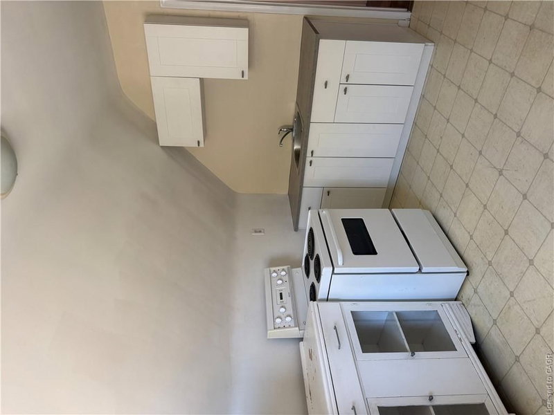 3 - 4 Undermount Avenue