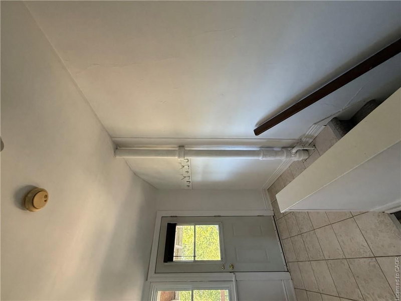 4 Undermount Avenue photo 4