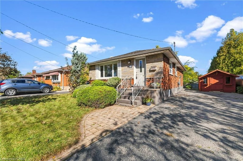 19 Endfield Avenue photo 3