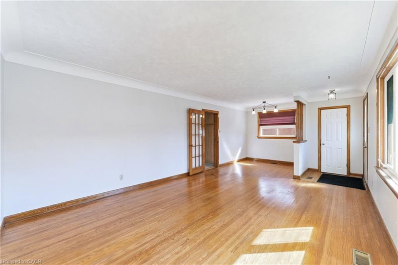 19 Endfield Avenue photo 5