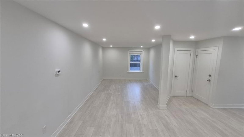 2U - 35 Wellington Street