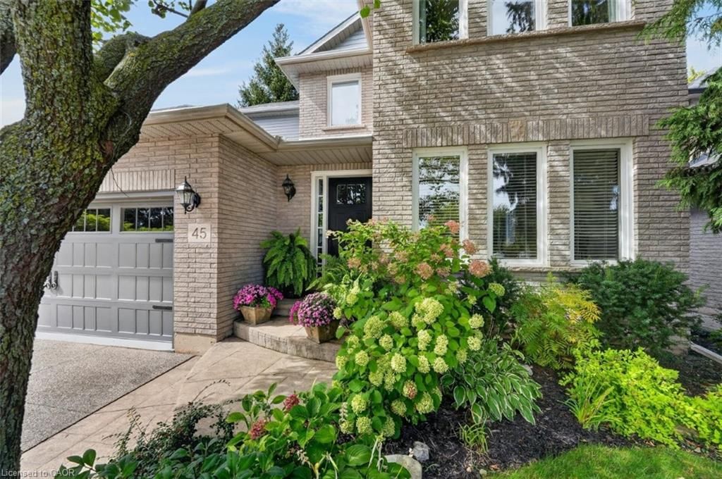 Single Family Residence for sale at 45 Richmond Crescent, Stoney Creek, ON, L8E 5T9 - Community Beach/Fifty Point - MLS: 40867423