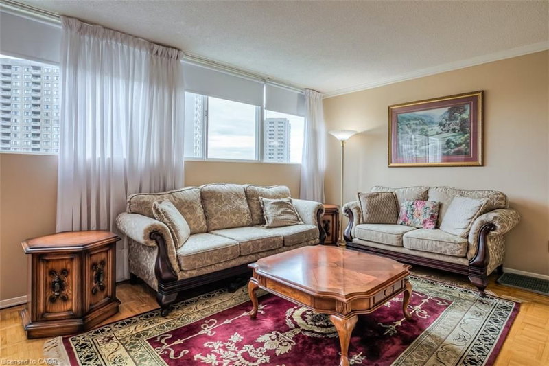 612 - 3695 Kaneff Crescent