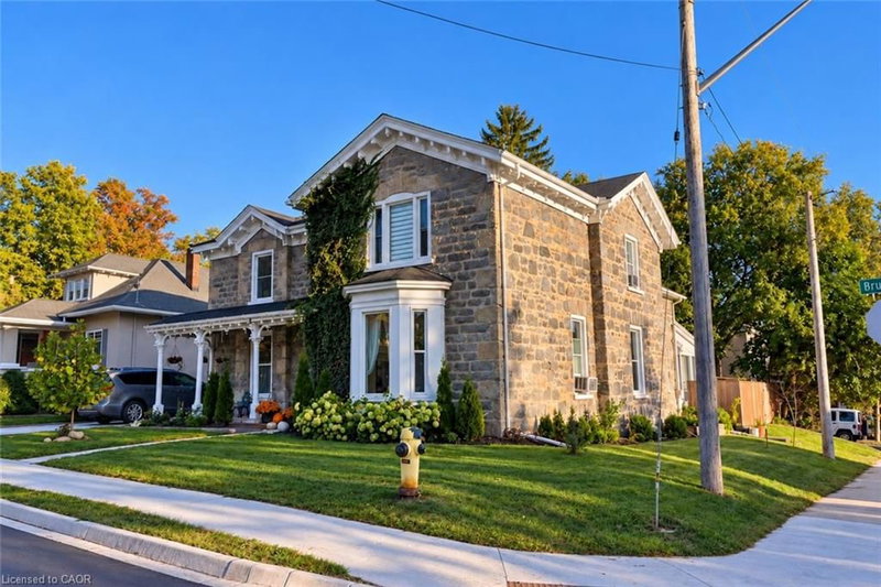 Upper Apt #3 - 59 Bruce Street