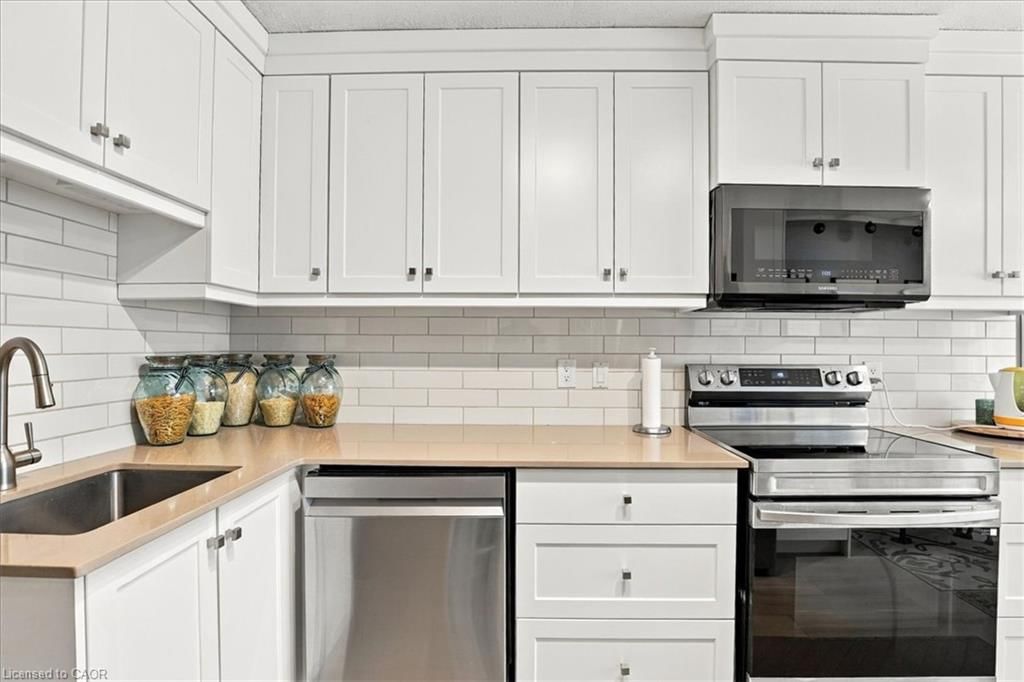 Row/Townhouse for sale at 36-30 Green Valley Drive, Kitchener, ON, N2P 1G8 - Pioneer Park/Doon/Wyldwoods - MLS: 40867728