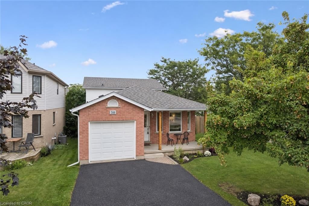 Single Family Residence for sale at 38 Borland Drive, Guelph, ON, N1G 5B5 - Clairfields/Hanlon Business Park - MLS: 40867771
