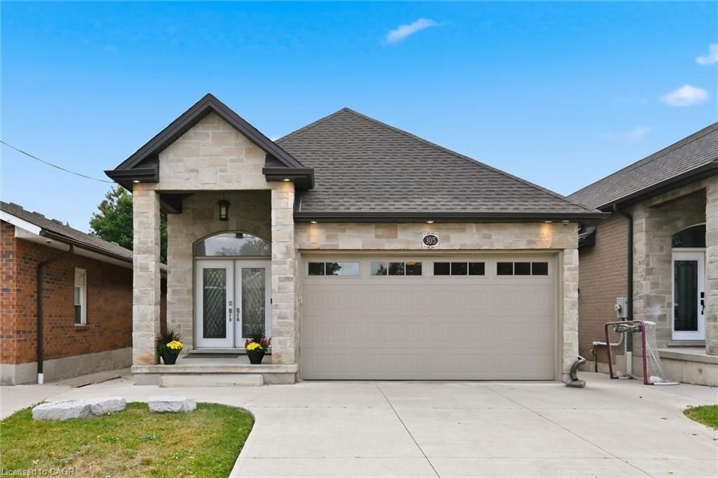 Single Family Residence for sale at 305 Caledon Avenue, Hamilton, ON, L9C 3C9 - Rolston/Yeoville - MLS: 40867805