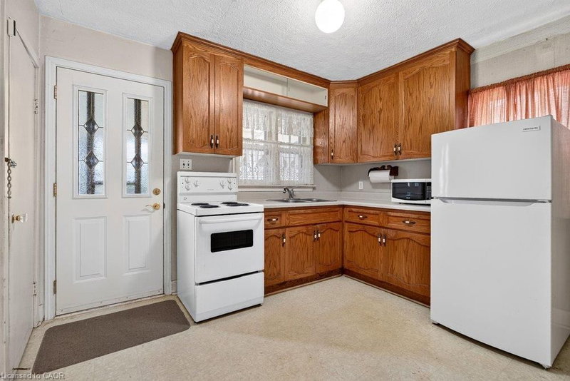 340 Barton Street photo 5