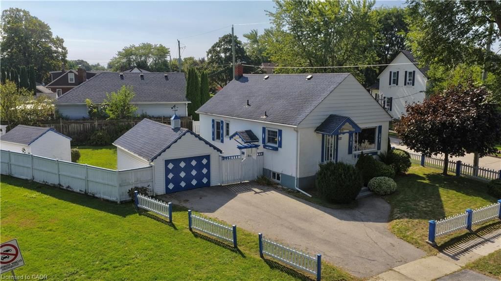 Single Family Residence for sale at 272 Carlton Street, St. Catharines, ON, L2N 1B9 - Fairview - MLS: 40867955
