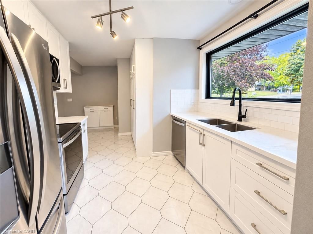A - 44 Patterson Avenue, Brantford 3