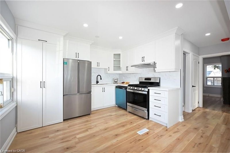 Upper - 213 East 28th Street