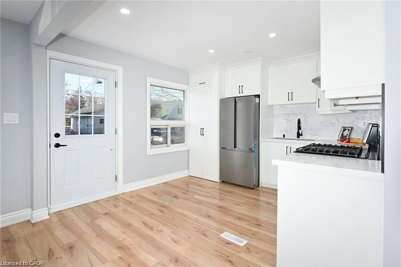 Upper - 213 East 28th Street