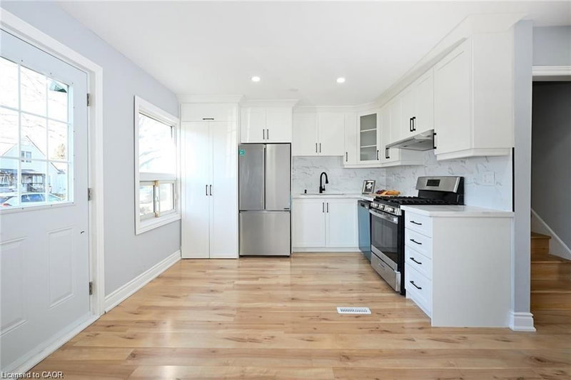213 East 28th Street photo 4