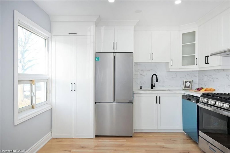 213 East 28th Street photo 5