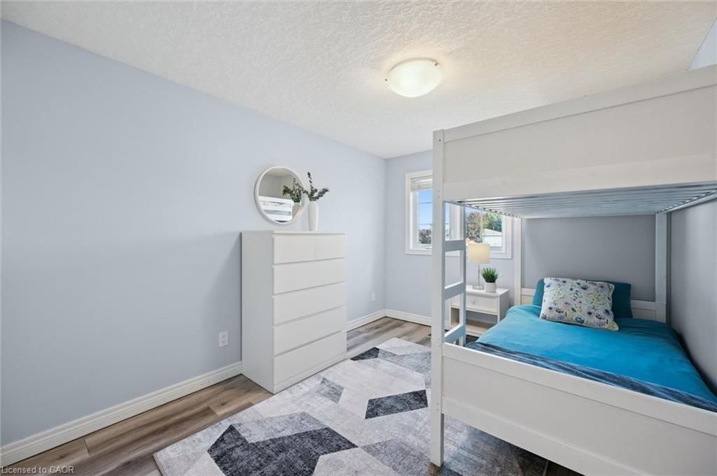 70 Inge Court, Kitchener, view 23