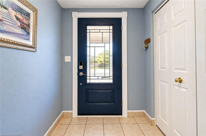 327 Oprington Place photo 2