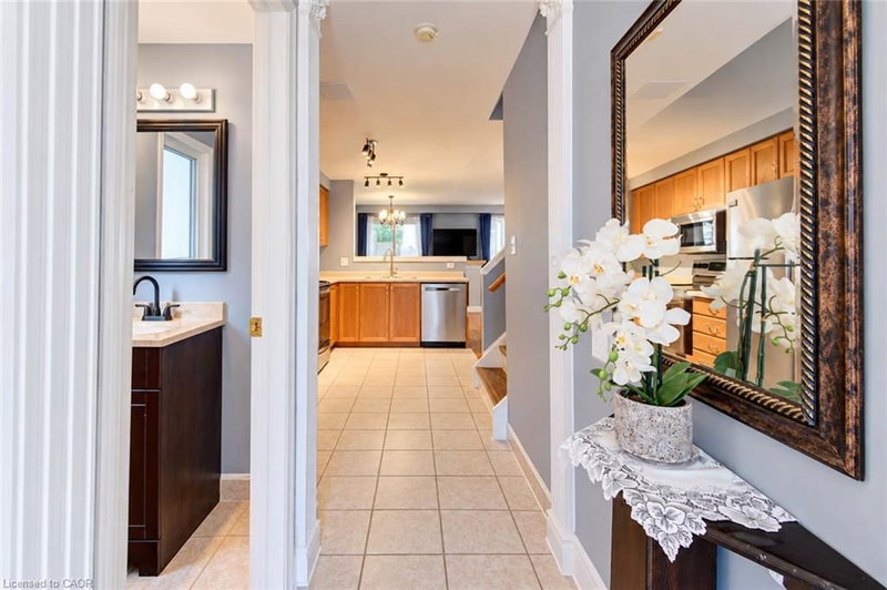 327 Oprington Place photo 3