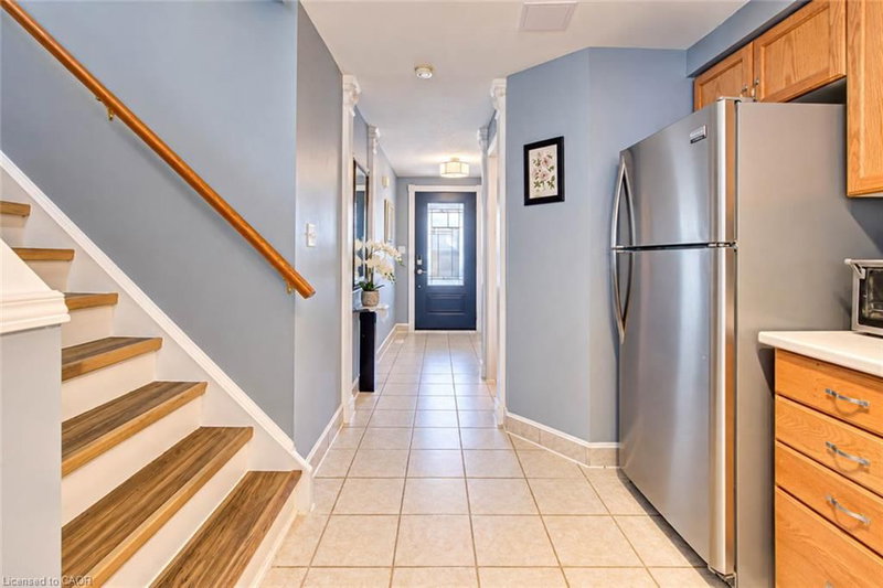 327 Oprington Place photo 5