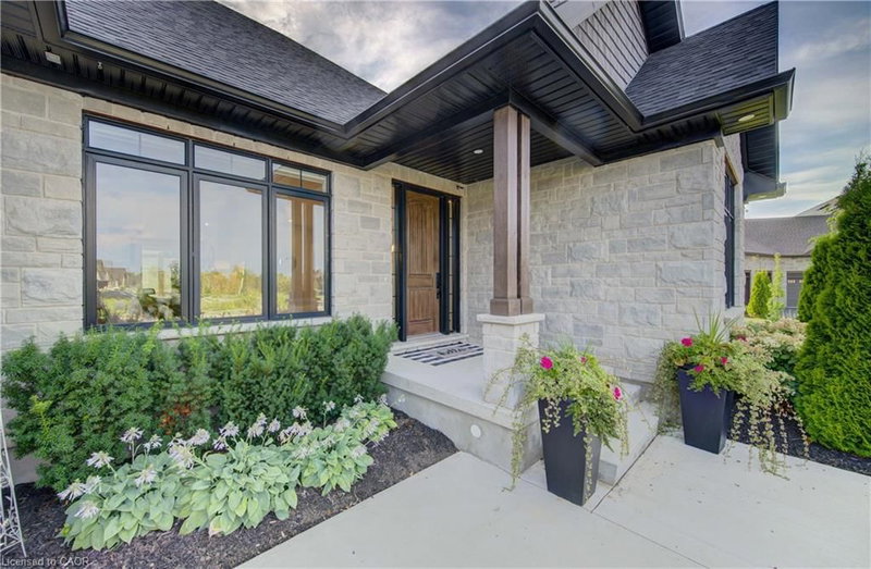 79 Sunset Hills Crescent photo 3