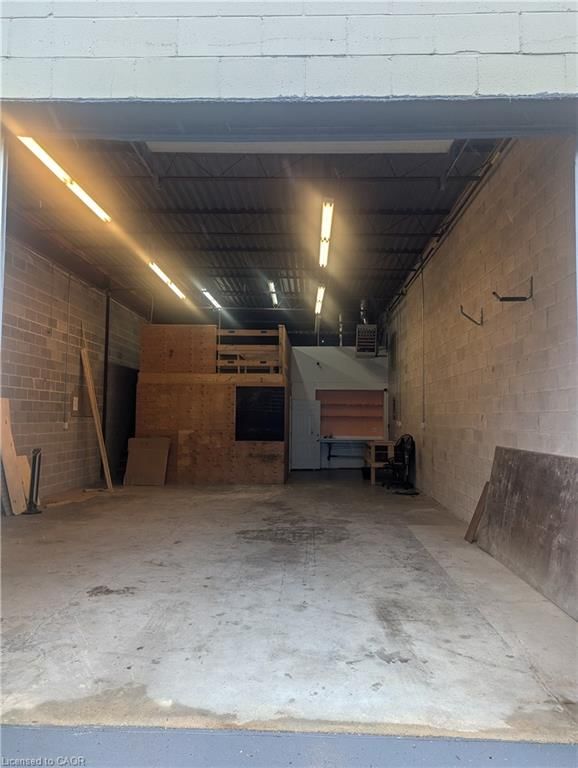 100 Lancing Drive photo 2