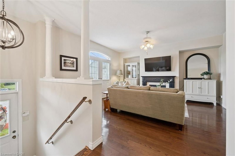 487 St Andrew Street E photo 5