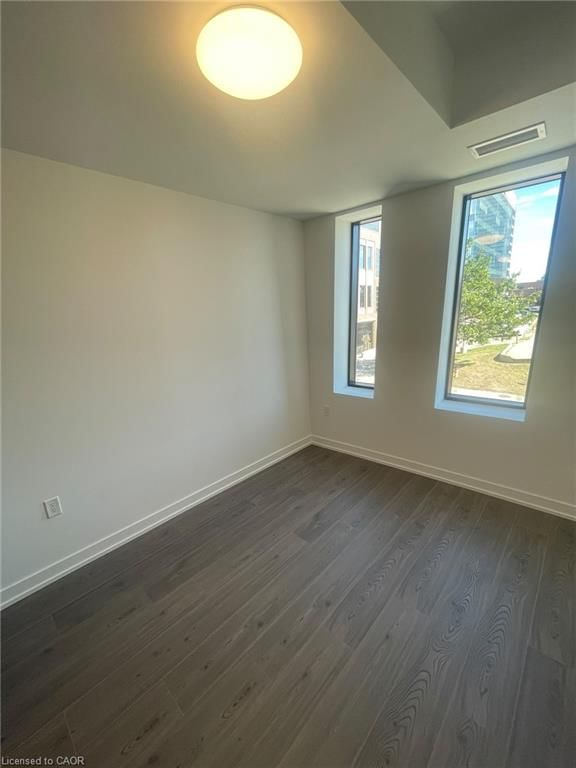 207 - 30 Francis Street S 5