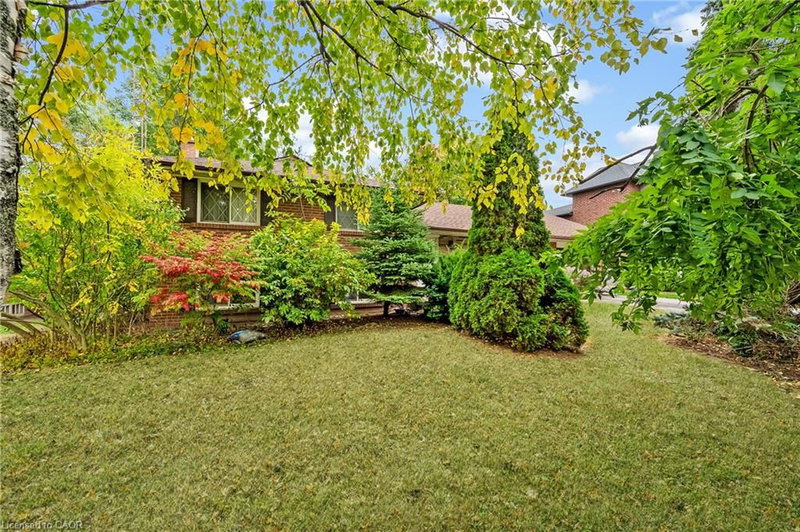 1342 Sedgewick Crescent photo 5