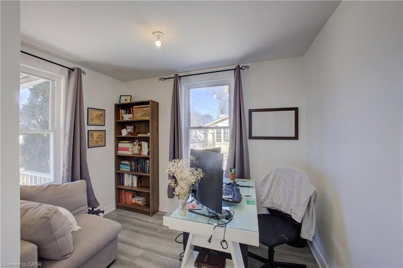 101 John Street E photo 5