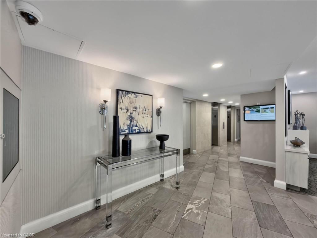 202 - 1230 Marlborough Court 5