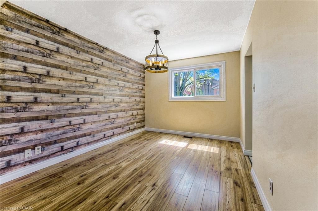 Single Family Residence for sale at 37 Gottscheer Court, Kitchener, ON, N2M 3L3 - Forest Hill - MLS: 40868298