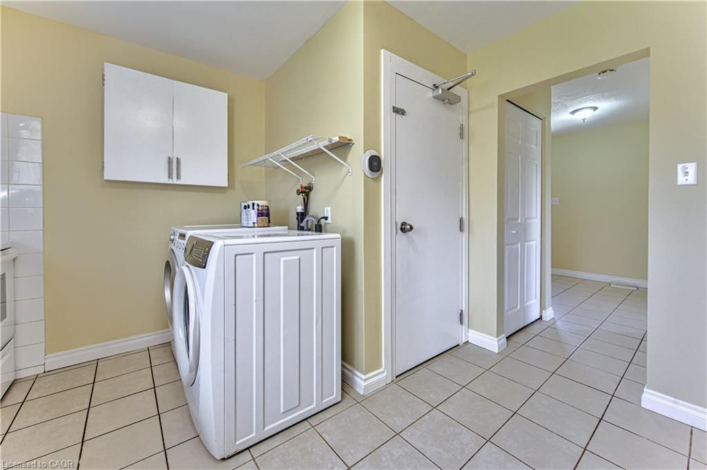 Single Family Residence for sale at 37 Gottscheer Court, Kitchener, ON, N2M 3L3 - Forest Hill - MLS: 40868298