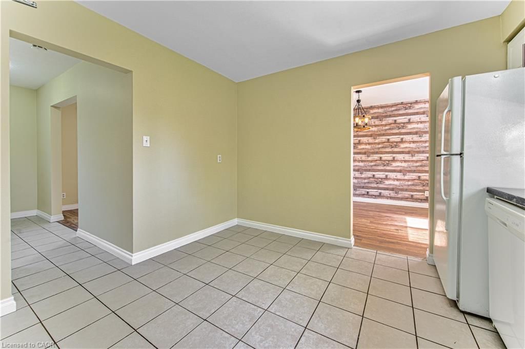 Single Family Residence for sale at 37 Gottscheer Court, Kitchener, ON, N2M 3L3 - Forest Hill - MLS: 40868298
